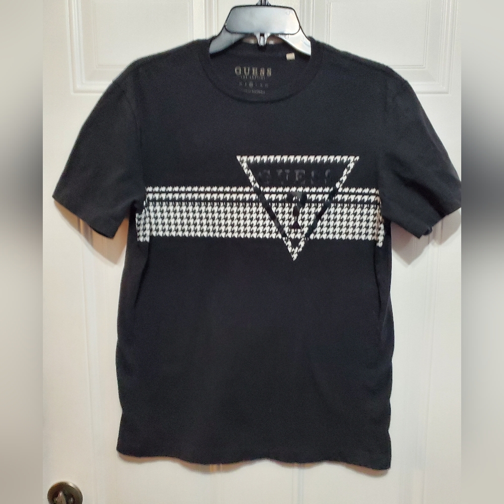 GUESS Men's Black & White Short Sleeve T-Shirt size M - Picture 10 of 11